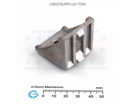 Corner Bracket for Aluminum Profile T V Slot 30 x 30 35x35x28 [USED]