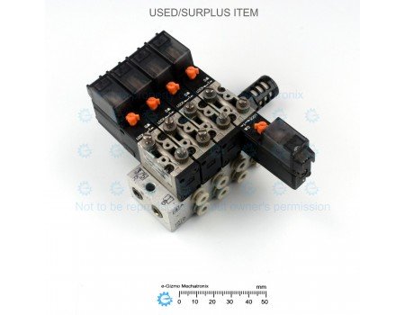 SMC Solnoid Valves in Manifold 3x VZ3150 + 1X VZ3250 100VAC Coil