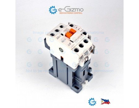LS  Magnetic Contactor 4.5KW @ 240VAC 48VDC Coil 3-pole {USED]